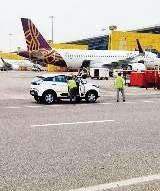 जीपीएस डिवाइस के साथ पकड़े गए विदेशी यात्री