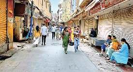 हमले के विरोध में अभूतपूर्व बंद रहा वृंदावन, पहली बार बंद हुए राधादामोदर मंदिर के पट