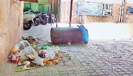 अपने ही इलाज को तरसते अस्पताल