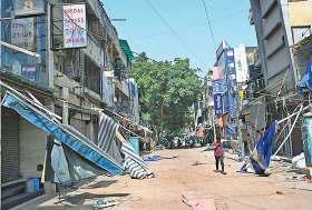 हाई कोर्ट के आदेश के बाद अतिक्रमण हटाने पहुंची एनडीएमसी टीम ने की औपचारिकता