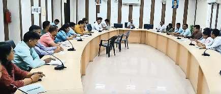 समीक्षा बैठक में बैंकर्स नहीं आए, नाराज अधिकारियों ने पुलिस भेजकर बुलवाए