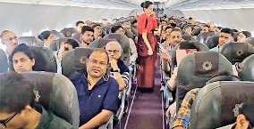 एअर इंडिया की उड़ान में खराब हुआ एसी, पसीने में सराबोर हुए यात्री