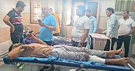 घिरने पर केएमपी पुल से कूदे बदमाश, पैर टूटा