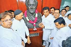 पुण्यतिथि पर याद किए गए पूर्व प्रधानमंत्री स्व. राजीव गांधी