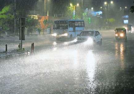 दोपहर में हीट इंडेक्स 50.2 डिग्री, शाम को तेज आंधी-वर्षा