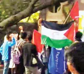 डीयू में फलस्तीन मुद्दे पर प्रदर्शनों ने पकड़ा तूल