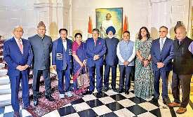 आतंकवाद के विरुद्ध एक स्वर में बोले दुनियाः रविशंकर