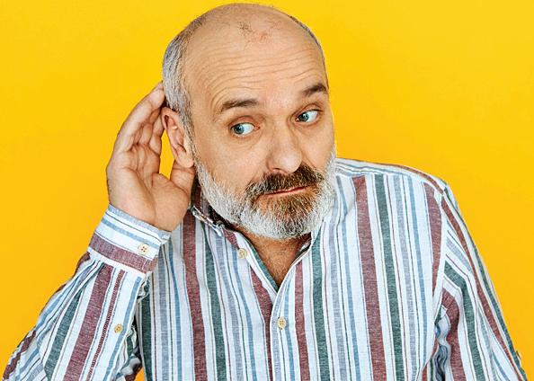 बढ़ती उम्र में सुनने की समस्या कैसे हो बचाव