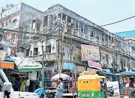 एक भी जर्जर भवन नहीं मिला, उठे सवाल