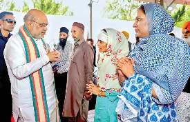 पाकिस्तानी गोलाबारी से प्रभावितों को मिलेगा विशेष राहत पैकेज: शाह