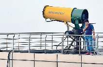 ऊंची इमारतों पर एंटी स्माग गन तैनात करना अनिवार्य