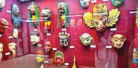 मुखौटा नृत्य को देता है भाव और अभिव्यक्ति की गहराई