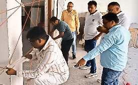 मोनाड का एक हास्टल किया सील