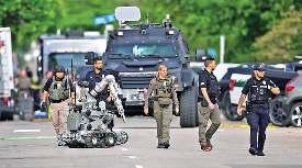 अमेरिका के माल में आतंकी हमला, आठ घायल