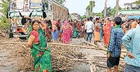 बिहार में दंपती को कुचला, 17 किमी तक कार से घसीटा शव