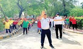 सड़क सुरक्षा जागरूकता कैंप में छात्रों ने सीखे यातायात नियम