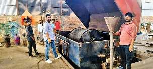 पर्यावरण के लिए समस्या बनी प्लास्टिक का निकाला समाधान