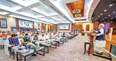 पीएम मोदी ने स्वदेशी हथियारों की ताकत पर दिया जोर