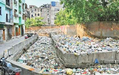 सफाई की समय-सीमा आज खत्म, कचरे से अटे हैं नाले