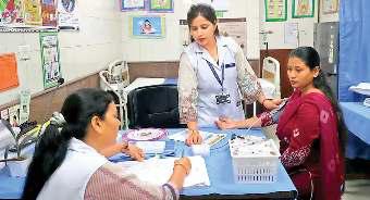 आयुष्मान आरोग्य मंदिर में इलाज के साथ योग को बढ़ावा