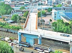 90 डिग्री वाले पुल की गलती सुधारने की कोशिश शुरू हुई