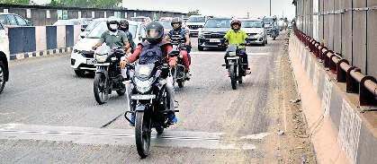 खोदाई के बाद अधिकारी सड़कों को जल्द बनवाएं: प्रवेश वर्मा