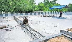 दिल्ली के पुराने फ्लाईओवरों की होने लगी मरम्मत