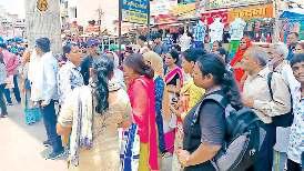 पुलिस के शिष्टाचार दस्ते ने चलाया जागरूकता अभियान