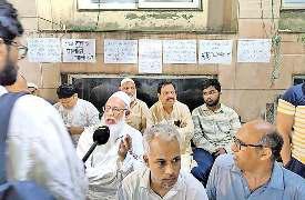 पानी की मांग को लेकर अमानतुल्लाह के खिलाफ भूख हड़ताल पर जनता