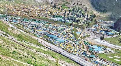 खौफ न चिंता, पहले दिन 12 हजार शिवभक्तों ने किए बाबा बर्फानी के दर्शन