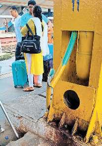 नई व पुरानी दिल्ली स्टेशनों पर नहीं दिखती सफाई