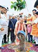 उम्र में योगी सरकार ने एक दिन में 37 करोड़ से ज्यादा पौधे रोप रचा इतिहास