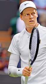 स्वियातेक और सिनर सेमीफाइनल में