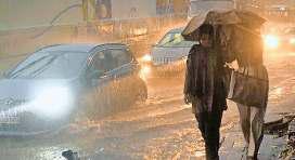 सुबह बादल छाए, दिन में उमस, शाम को तेज वर्षा