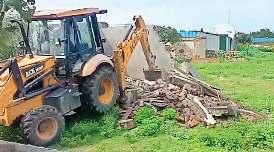 पूर्व मंत्री भड़ाना के फार्म हाउस पर चला बुलडोजर
