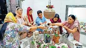 शिवालयों में श्रद्धालुओं ने किया जलाभिषेक