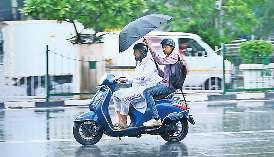 दिल्ली के कई इलाकों में हुई हल्की वर्षा