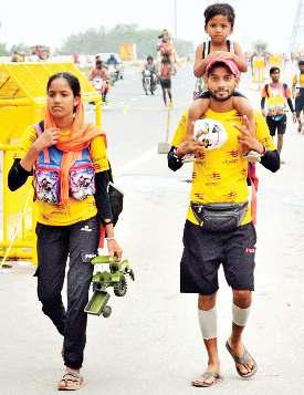 शिव की कांवड़ साधना में नारी शक्ति के दर्शन