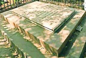 अंजाने में दिया जा रहा था देश विरोधी निकोलसन को सम्मान