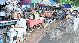 अतिक्रमण से मुक्त नहीं हो पा रहे फुटपाथ