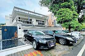 इंटरपोल से मांगी जैन पर दर्ज केसों की जानकारी, ब्लू कार्नर नोटिस जमा किया