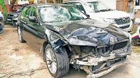 बीएमडब्ल्यू की टक्कर से बच्ची की मौत, पिता और मामा घायल