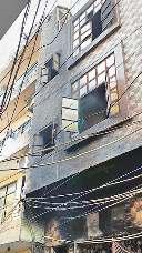 मकान में आग, गेट पर था ताला, दम घुटने से महिला की जान गई