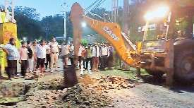 रातभर नाले में तलाशती रही पुलिस, बच्चा 20 फीट बहने के बाद खुद ही निकलकर पहुंचा घर