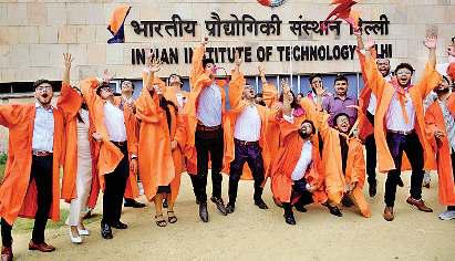 लगातार तीसरे वर्ष टूटा रिकार्ड, आइआइटी में 2,764 छात्रों को मिले डिग्री-डिप्लोमा