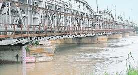 यमुना का पानी चेतावनी स्तर से नीचे आया, टला बाढ़ का खतरा