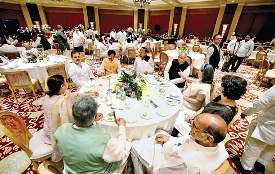 एसआइआइ पर विरोध के बीच खरगे ने दिया रात्रिभोज