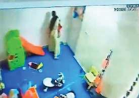 डे-केयर में 15 माह की बच्ची को बेरहमी से पीटा, दीवार में सिर मारकर पटक दिया