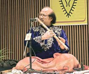 बांसुरी और तबले की जुगलबंदी से सजी शाम