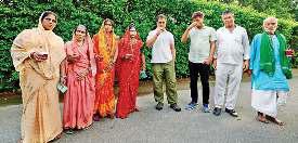 मतदाता सूची में 'मृत' वोटरों के साथ राहुल ने ली चाय की चुस्की